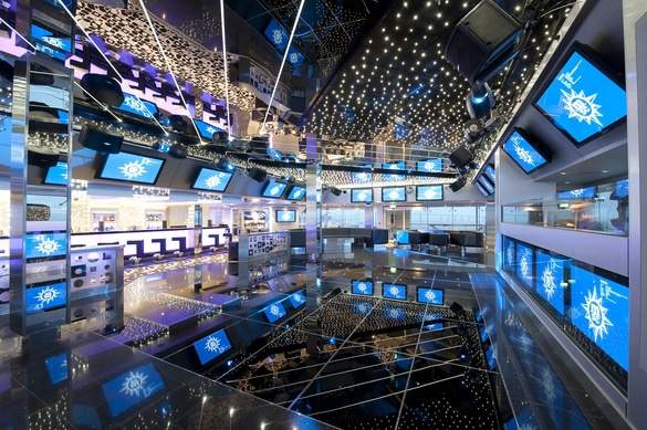 MSC Cruises MSC Magnifica Disco 0.jpg